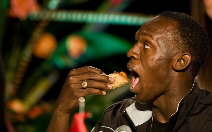 20 Obscure Mistakes That Almost Every Tourist Makes When Eating Out Abroad