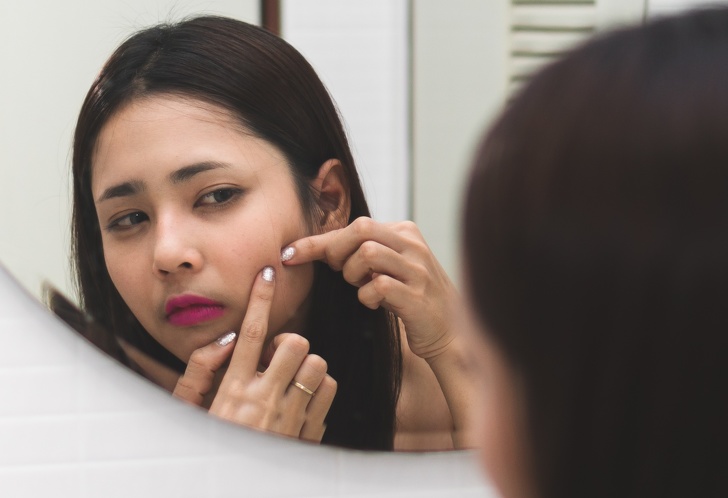 8 Skincare Mistakes That Are Making Your Pores Look Larger