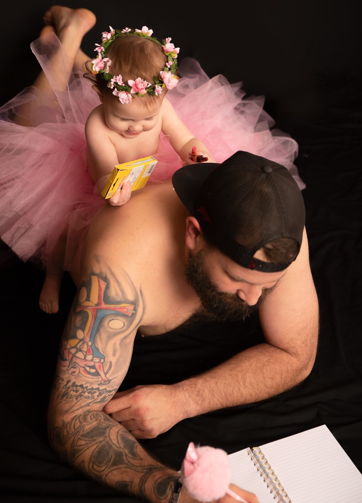 Dad Wears Pink Tutu for a Photoshoot With His Daughter to Create Precious Memories
